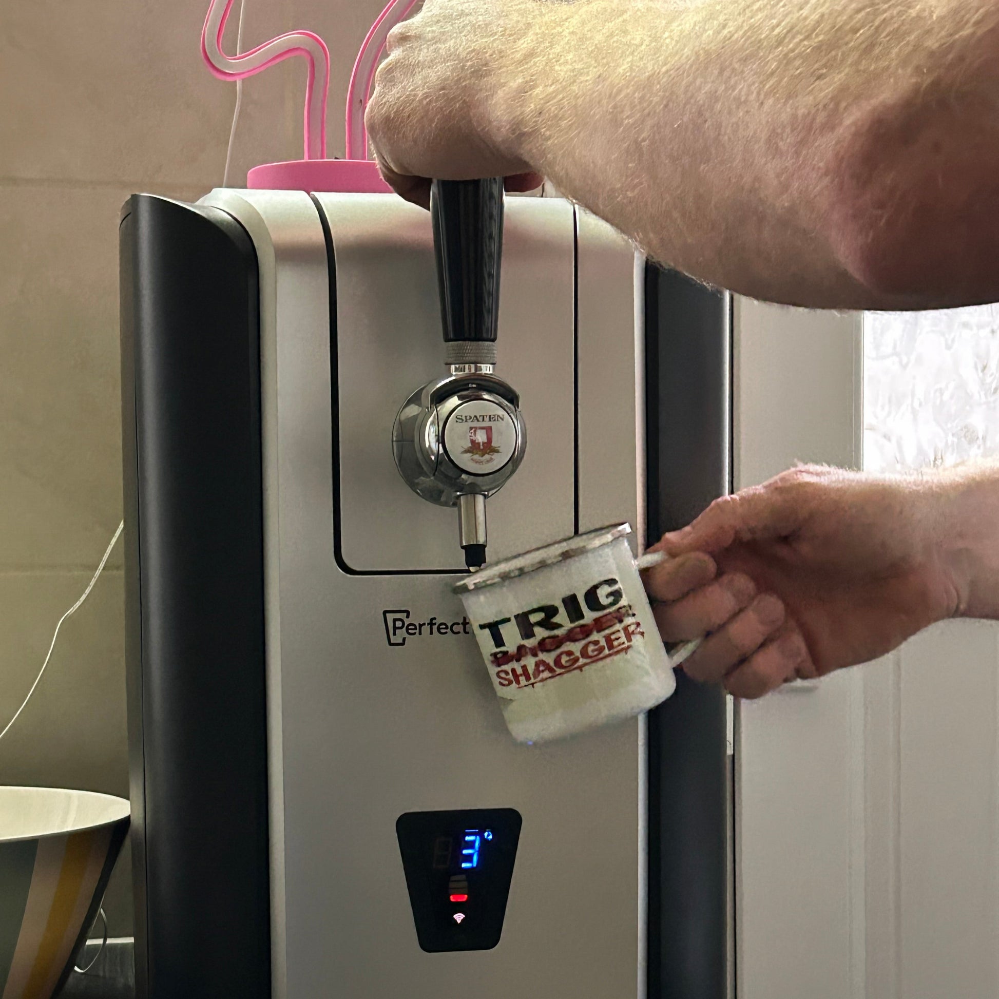 Walking and hiking enamel mug for him - Trig Bagger